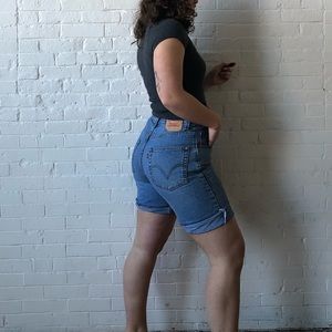 LEVIS high waisted shorts